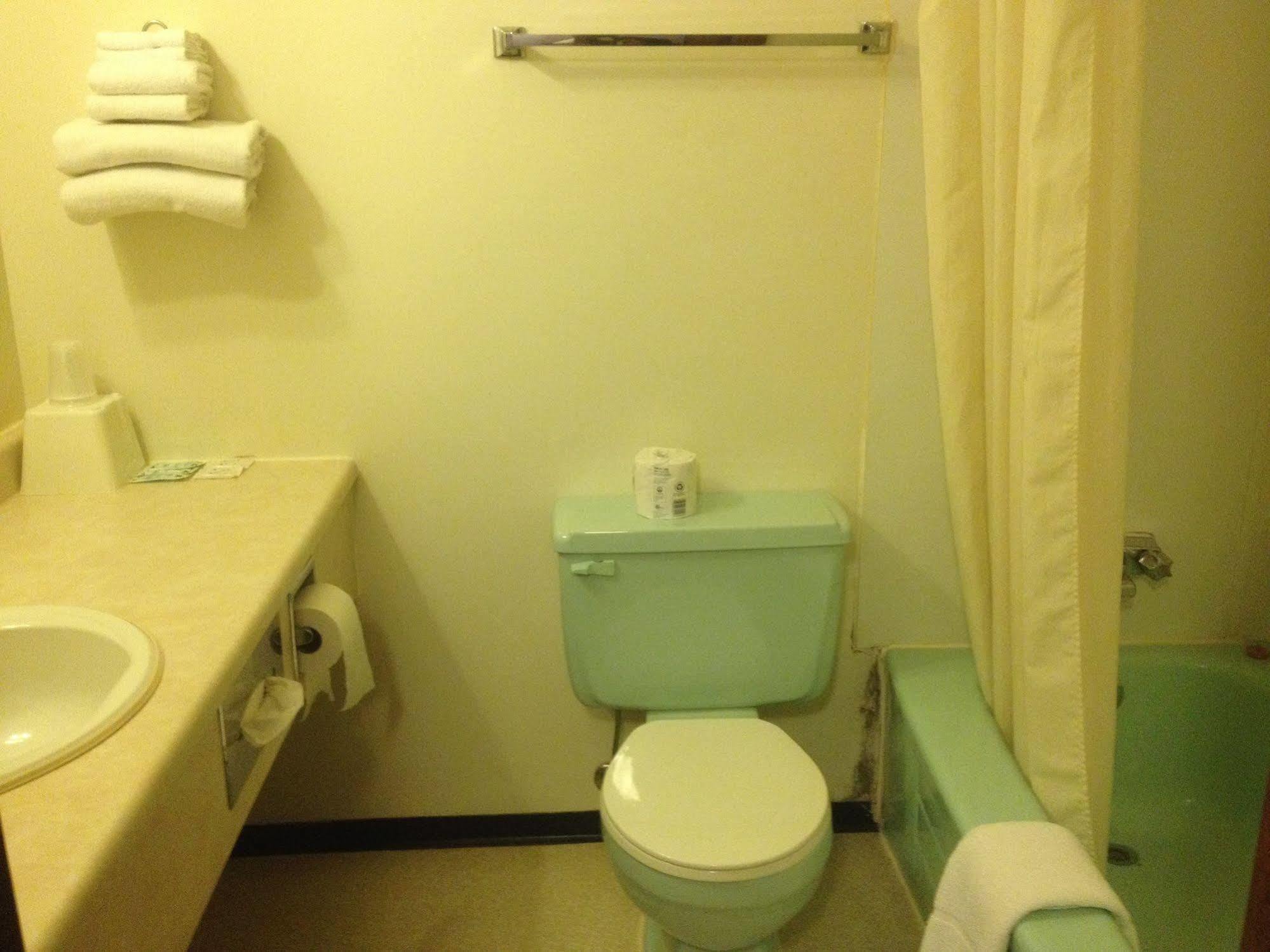 Classic Motor Inn Melville Екстериор снимка